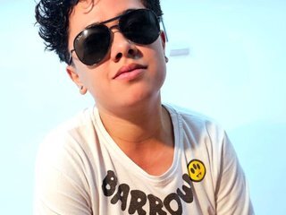 Erotik görüntülü sohbet ValentinaRamirez