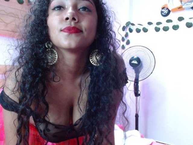 Fotoğraflar Valentinax6 Hi guys welcome to my room im new model in here complette my first goal and enjoy the show #latina #curvy #sexy #brunette #dildo #naked #fuck
