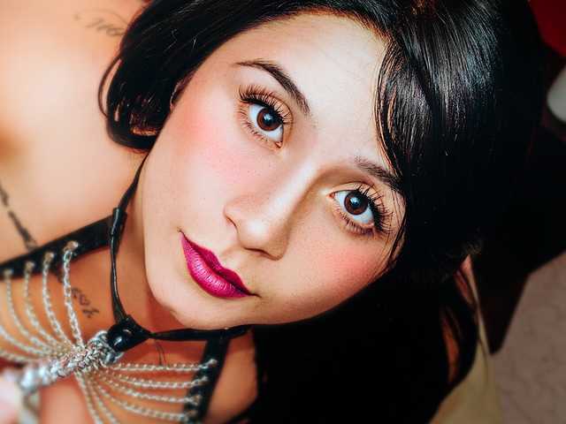 Profilin fotoğrafı Valerie-Saenz