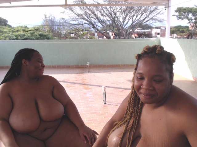 Fotoğraflar VaneAndEvee When I feel really good, you will have the pleasure of seeing me cum everywhere #BBW #latina #feet #shaved #colombian #chubby #cum #squirt #bigclit #bigtits #bigass #blowjob #lovense #couple#lush#domi