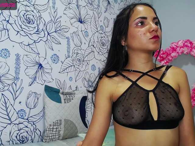 Fotoğraflar vicky-horny hello guys i am vicky Today I have a banana to play with my vagina when you reach the finish line #latina #bigpussylips #young #anal #pussy