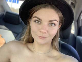 Erotik görüntülü sohbet Vikiko