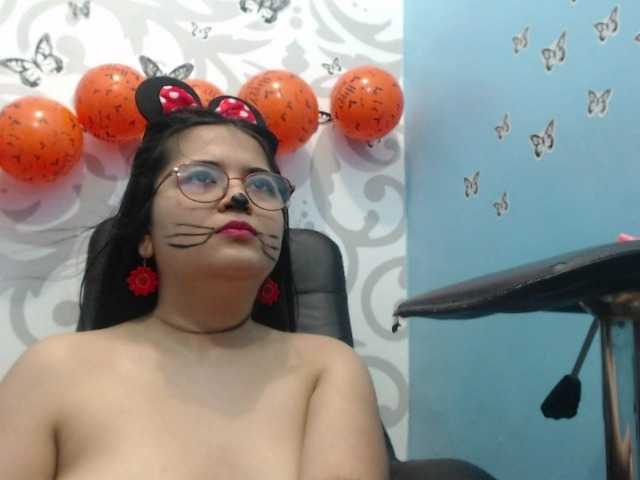 Fotoğraflar Violetaloving hello lovers im violeta fun girl with big ass make me wet and show naked --LUSH ON --MAKE ME MOAN buy controle me toy and make me cum *i love roleplay and play oil * i do anal squrit and play pussy *I HAVE BIG CURVES AND CUTEFEET