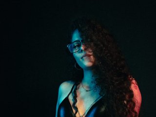 Erotik görüntülü sohbet violetscott1