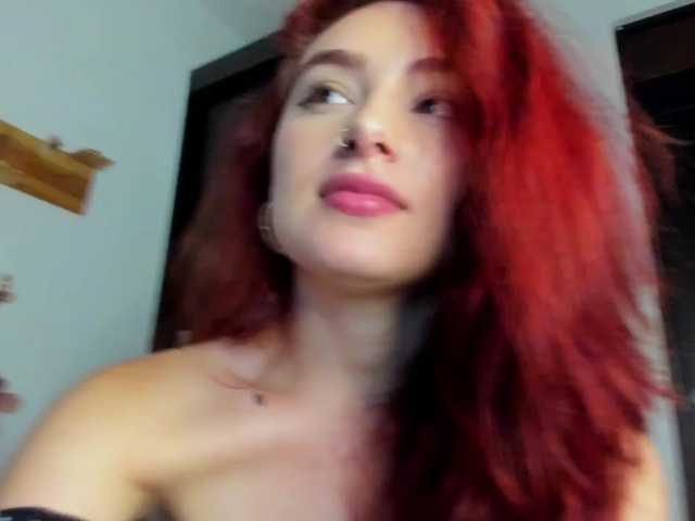 Fotoğraflar violetwatson- Today I am very playful, do you want to come and try me! Goal: 1500 tokens