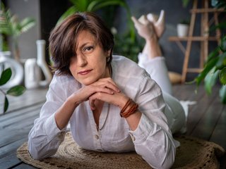 Erotik görüntülü sohbet Vivian-Violet