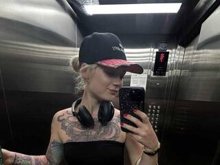 Erotik görüntülü sohbet VivianRocks