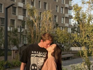 Erotik görüntülü sohbet TomPolly
