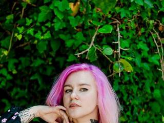 Erotik görüntülü sohbet White-Krol