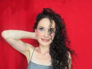 Erotik görüntülü sohbet WildBarbiee