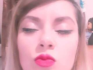 Erotik görüntülü sohbet XLiaXxx