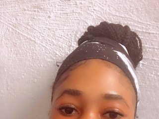 Erotik görüntülü sohbet Youngie