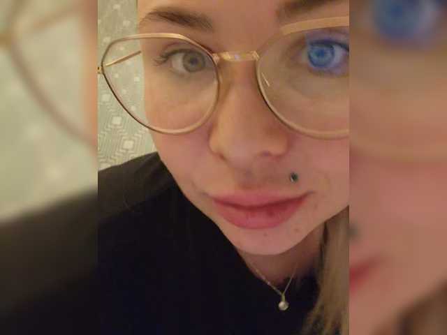 Yayın ekran görüntüleri YourFunnyBlondiee
