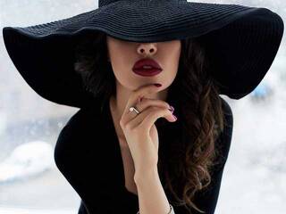 Erotik görüntülü sohbet YourNewLove