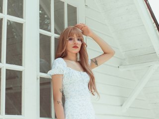 Erotik görüntülü sohbet YuqiSun