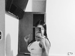 Erotik görüntülü sohbet ZAIRA-BREEZE