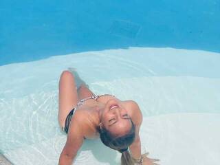 Erotik görüntülü sohbet ZoeBarinova